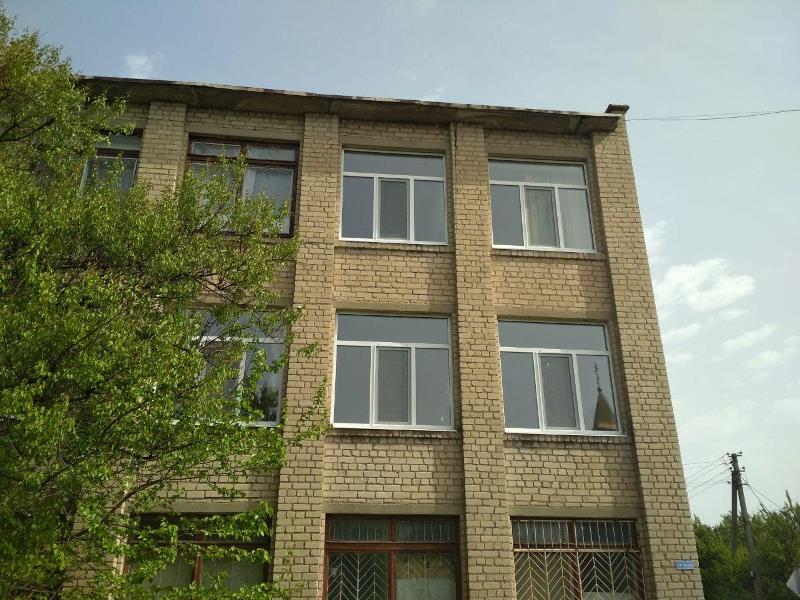 Забайкальский край заменил окна в музыкальной школе Старобешевского округа.