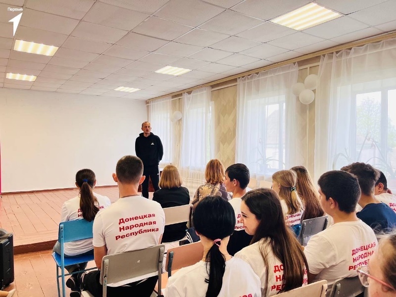 Учащиеся Васильевской школы встретились с участником СВО .