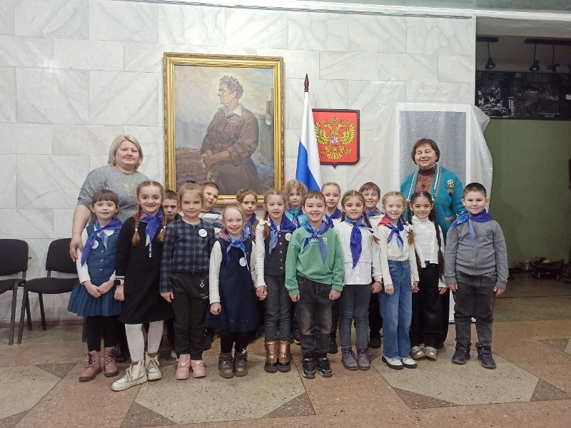 Школьники Старобешево посетили музей.