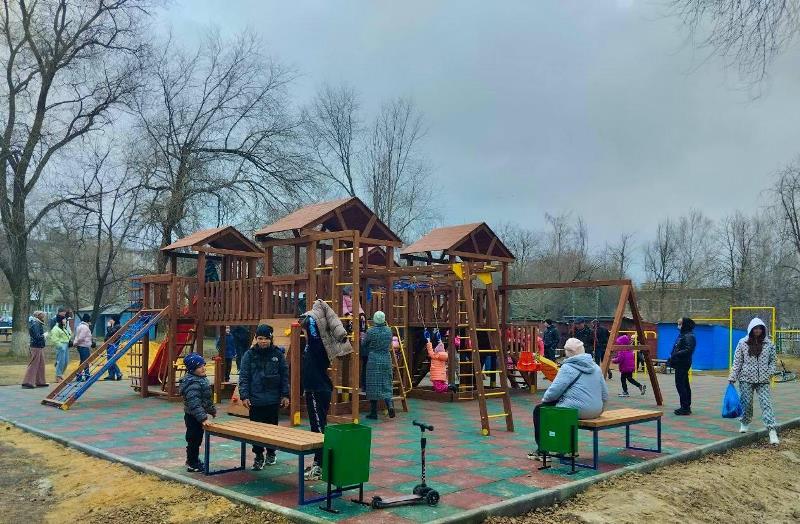 Бурятия установит освещение на 5 детских площадках в Старобешевском округе .