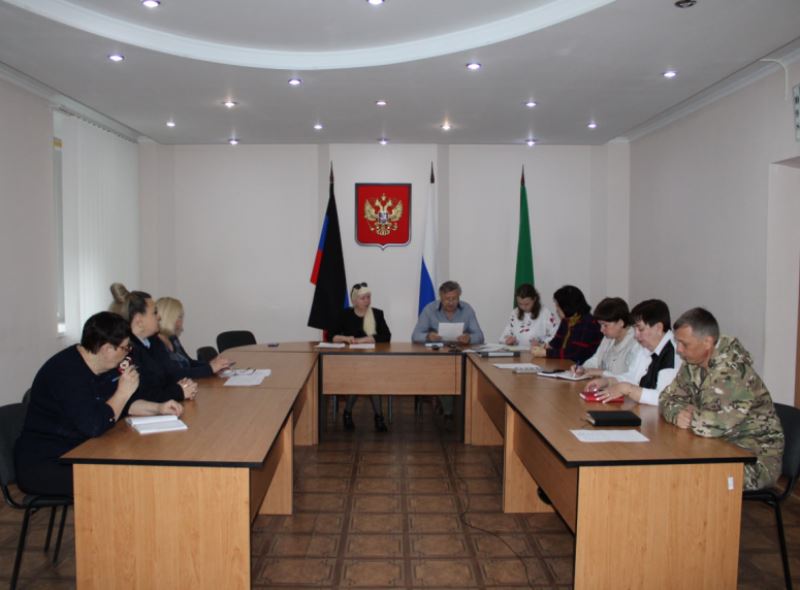 Заседание Совета по вопросам защиты прав ребенка и социальной поддержки семьи при администрации Старобешевского района.