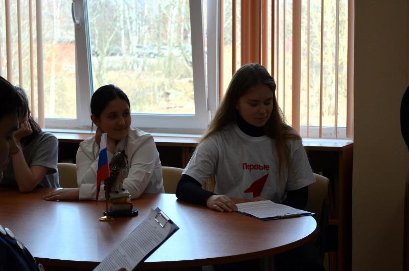 Школьники из Ленобласти и ДНР провели телемост .