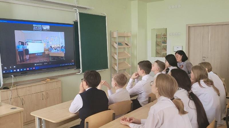 «Лица дружбы» объединили учеников Бурятии и Старобешевского района .