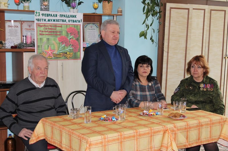Глава муниципального образования Старобешевский муниципальный округ посетил Стационарное отделение для постоянного проживания Территориального центра социального обслуживания в поселке Новый Свет.