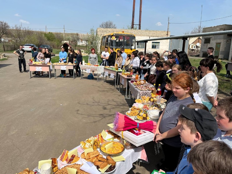 В селе Новокатериновка провели ярмарку «Семейные традиции».